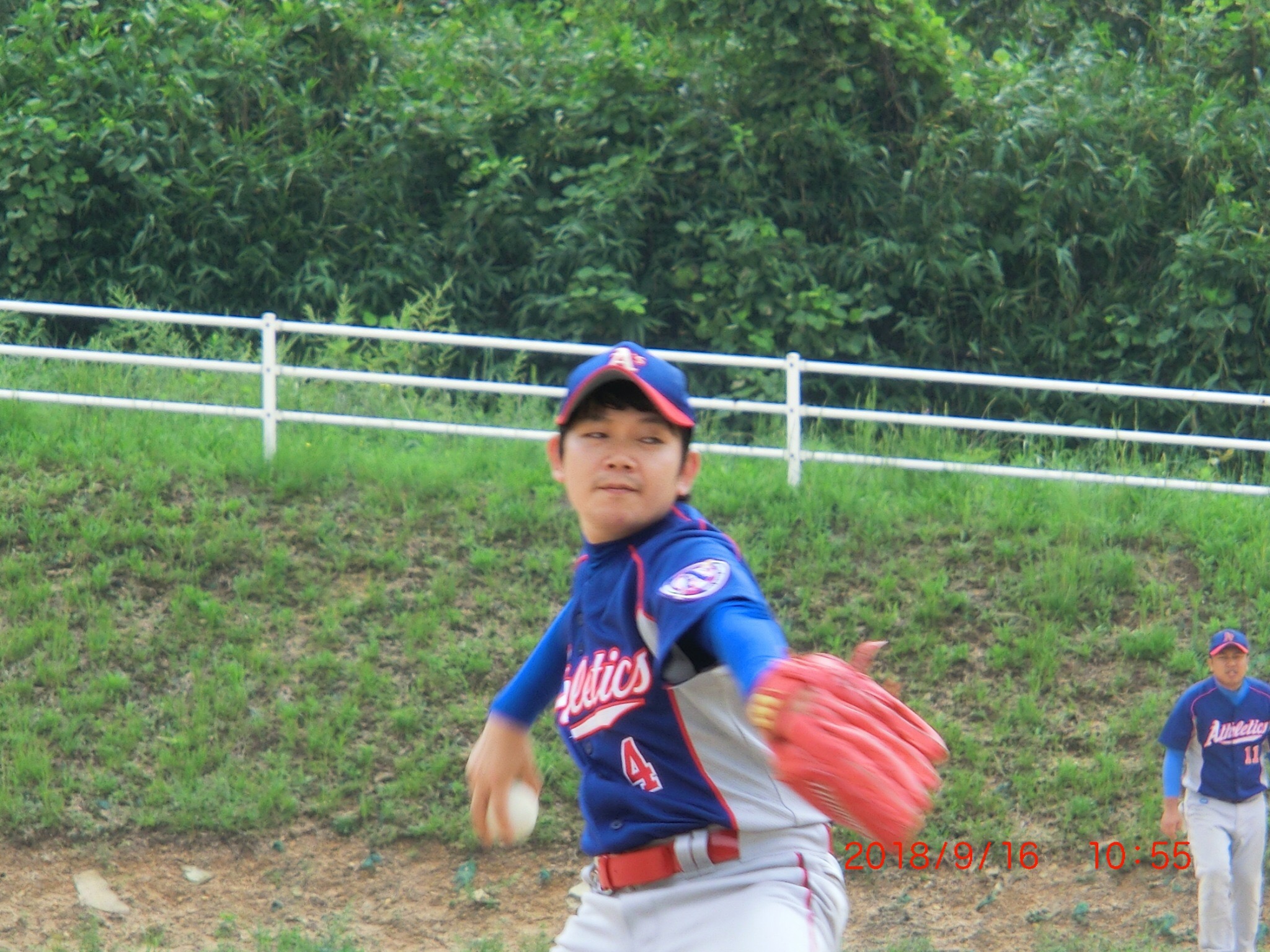 投手染谷の粘り、新加入沖翔磨の適時打で勝利！ 写真1