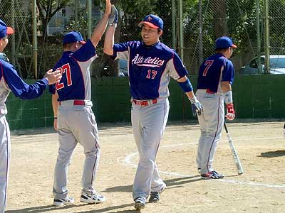 逆転勝ちで連敗ストップ 写真1