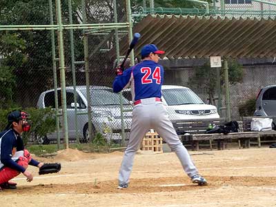 最終戦で勝ち越しを決める 写真1