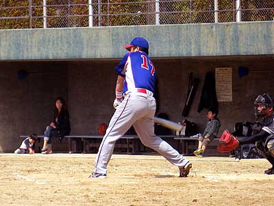 逆転勝ちで今期初白星 写真1