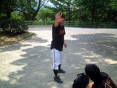 ジャンケン勝利でリーグ勝ち越しを決める 写真3