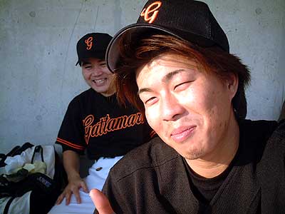 松本がサヨナラ打 写真4