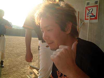松本がサヨナラ打 写真5