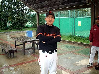 大逆転で白星スタート 写真1